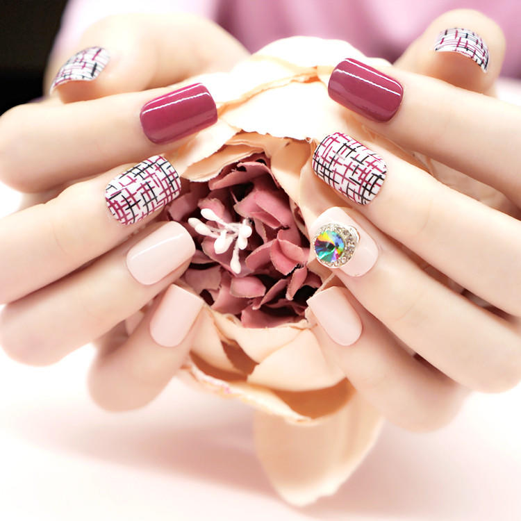 porcelain short fake nails customized for girls-3